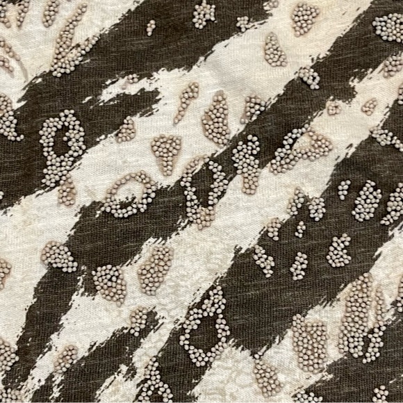 ♥ Weekends by Chico's Animal Print Beaded Shirt in Silver and Gray size 2 - Picture 2 of 8